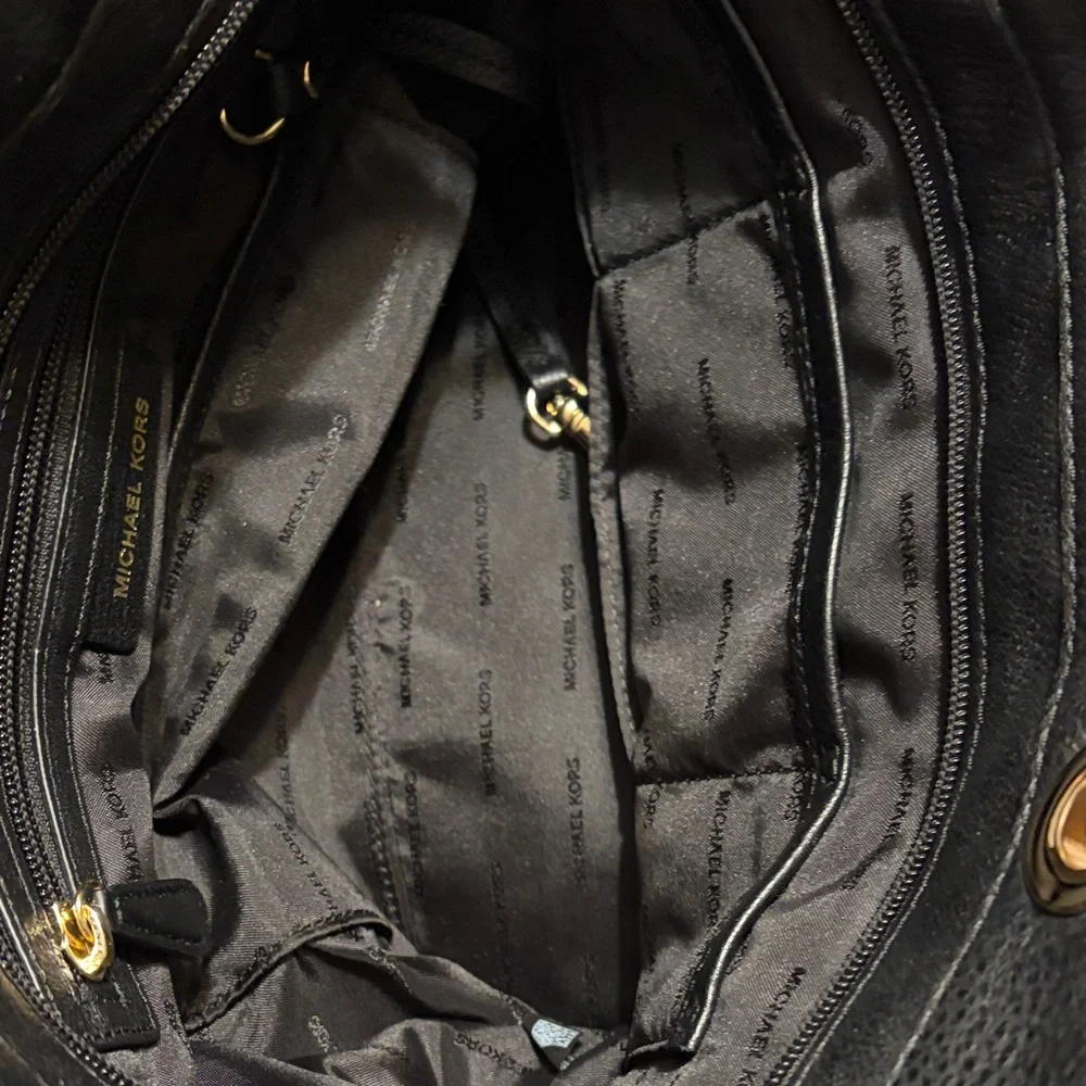 Michael Kors Black and Tan Leather handbag.Bedford Leather zip tote.